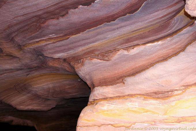 Couleurs derrière l'esplanade du Deir, Pétra - Jordanie