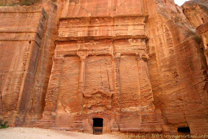 Façade d'un temple, rue des Façades, Khubta, Pétra - Jordanie