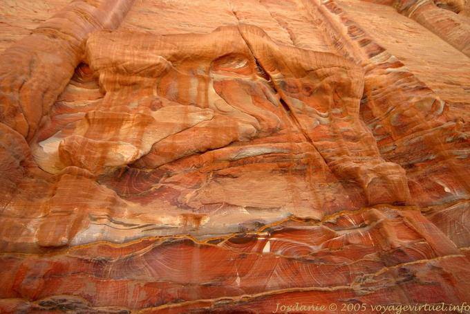Restes de façade sculptée, rue des Façades, Pétra - Jordanie