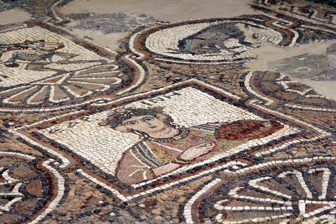 Portrait de femme en mosaïque, église byzantine de Pétra - Jordanie