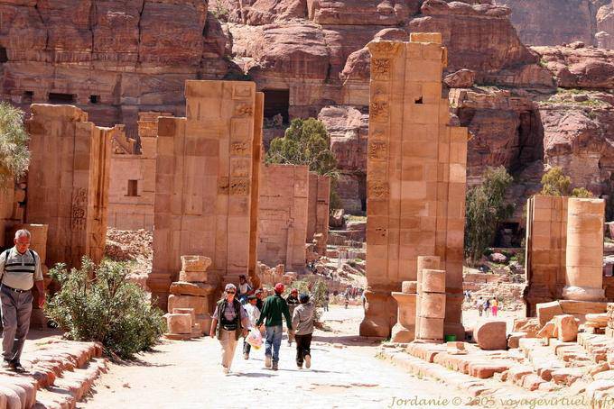 L'arc monumental sur le Cardo Maximus, Pétra Ville Basse - Jordanie