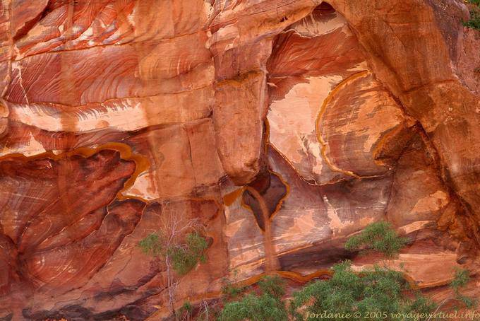 Arabesques de couleurs des falaises du Wadi Al-Farasa, Pétra - Jordanie