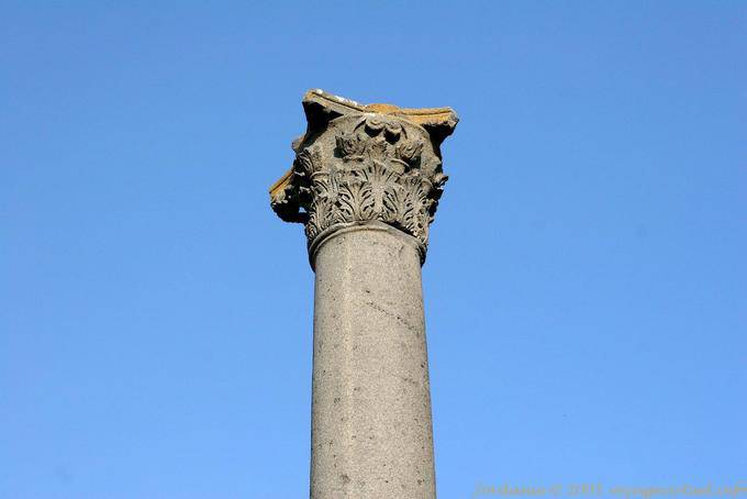 Gros-plan sur le haut d'une colonne en basalte, Umm Qeis - Jordanie