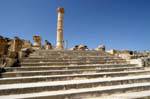 Grand escalier et colonne du temple de Zeus, Jerash, Jordanie.