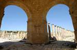 Intersection Cardo et Decumanus nord, sous le Tetrapyle, Jerash, Jordanie.