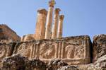 Frise sous colonnes Corinthiennes, Jerash, Jordanie.
