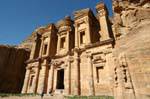 La façade du Deir, haute de 42 mètres (le monastère) - Pétra, Jordanie.