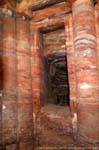Colonnes colorées de la Salle du Triclinium, Wadi Al-Farasa, Pétra, Jordanie.