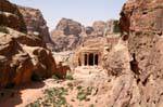 Le temple du Jardin et la vallée du Wadi Al-Farasa, Pétra, Jordanie.