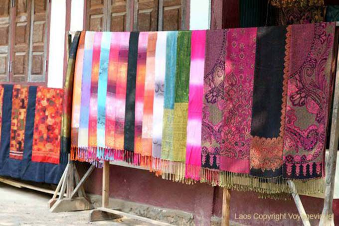 Couleurs de l'artisanat local, Ban Xanhai, Laos