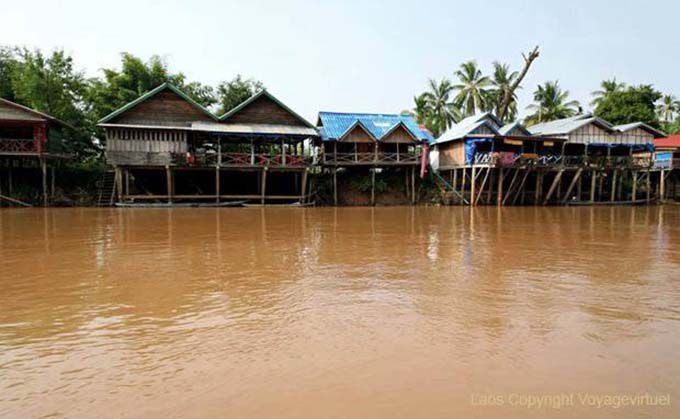 Guest houses sur pilotis, Det Island, Laos