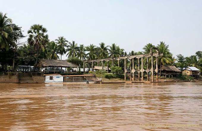 Det Island, ancien port français, Laos