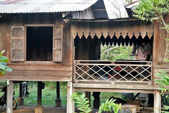 Balcon de maison traditionnelle, Khong Island, Laos