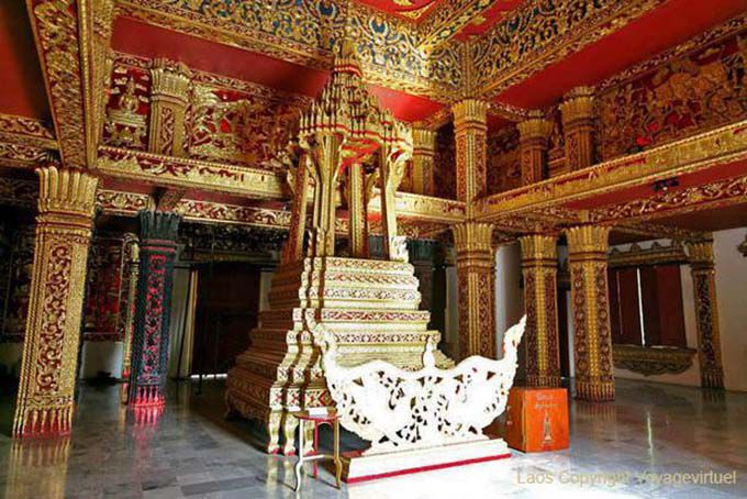 Intérieur de la pagode Haw Pha Bang abritant le Phra Bang, Luang Prabang Palais, Laos