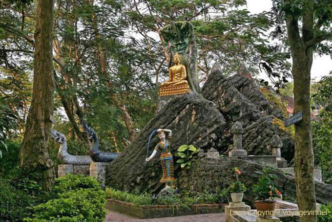 En montant au mont Phousi, Luang Prabang, Laos