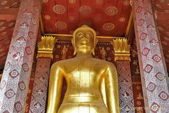 Haut du grand bouddha debout, Wat Sene Soukharam, Laos