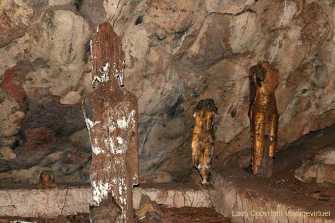 Bouddhas rongés par l'humidité, Xieng Men, Luang Prabang, Laos