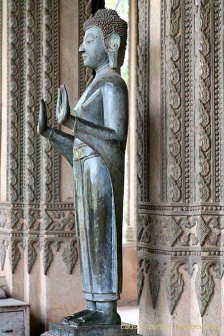 Paix bouddhiste de profil, Vat Phra Kèo, Vientiane, Laos