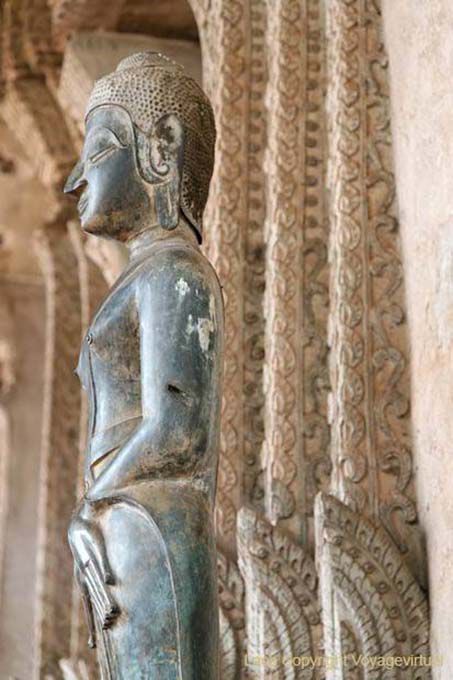 L'attitude de la marche, bronze, Wat Ho Phra Keo, Vientiane, Laos