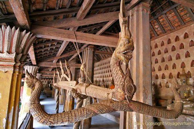 Nagas de procession du laang song naam pha, Wat Sisaket, Vientiane, Laos