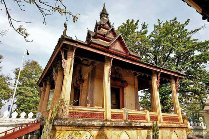Ancienne bibliothèque contenant des manuscrits en feuilles de palmier, Wat Sisaket, Vientiane, Laos