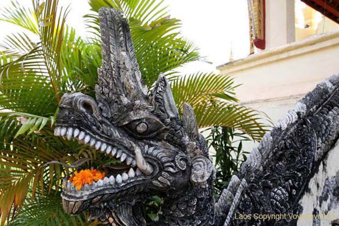 Rampe-serpent, naga des escaliers, Wat That Luang, Vientiane, Laos