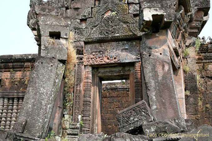 Entrée détériorée, Vat Phou, Laos