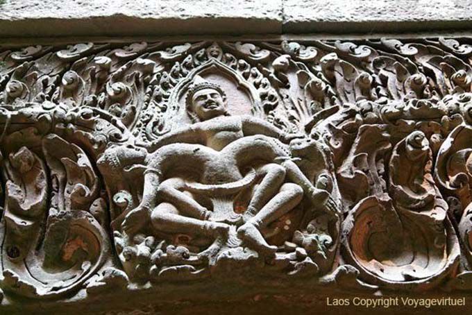 Entrelacement bouddhiste, Krishna tuant Kaliya, mur sud, Vat Phou, Laos