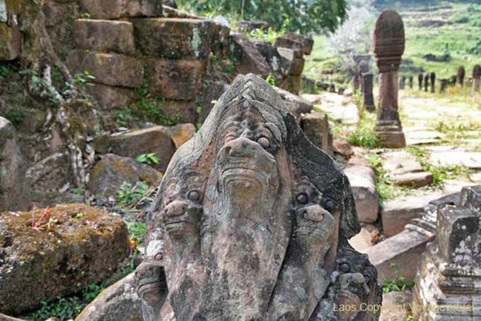 Triple naga écroulé, Wat Phou, Laos