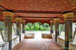 Colonnes décorées de l'entrée, Wat Long Khoun, Luang Prabang, Laos.