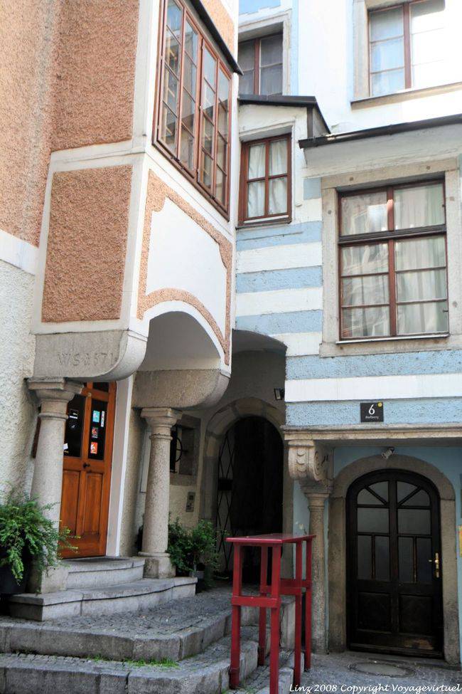 Avancée sur porte, Altstadt, Hofberg, Linz - Autriche