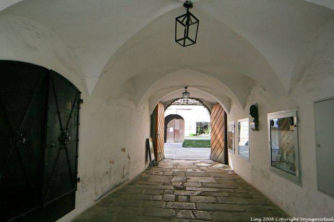 Altstadt, passage sous la maison de Mozart, Linz - Autriche