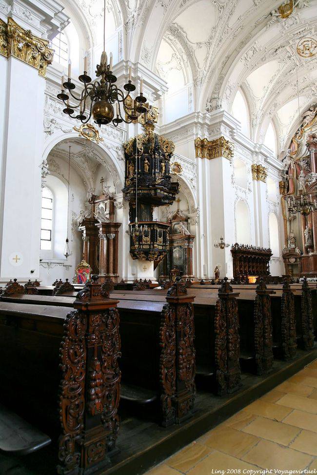 Ignatiuskirche, Alterdom, détails des bancs, Linz - Autriche