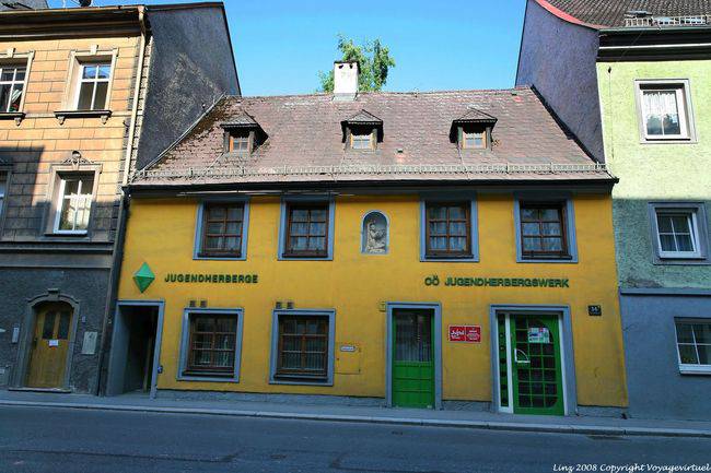 Kremstal Bundesstrasse, maison basse, Jugendherbergswerk, Linz - Autriche