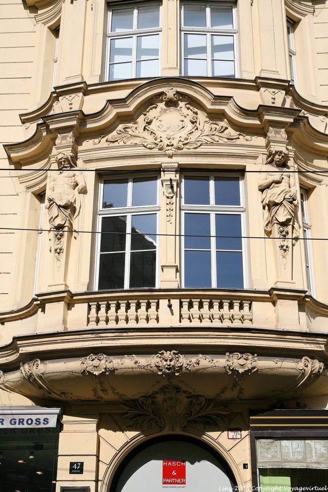 Landstrasse, façade et sculptures, Hash and partner, Linz - Autriche