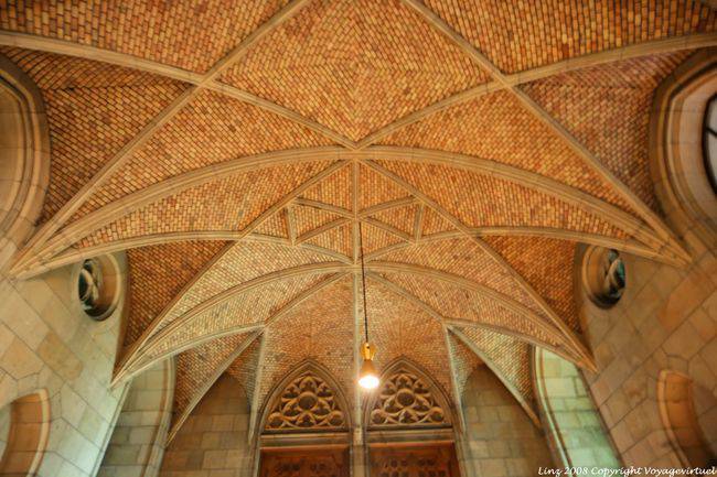 Neuer Dom, croisement de briques au plafond, Linz - Autriche