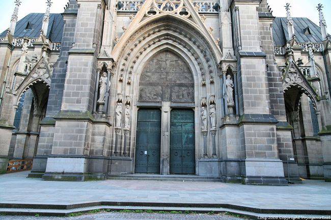 Neuer Dom, Maria Empfangnisdom, le portail, Linz - Autriche