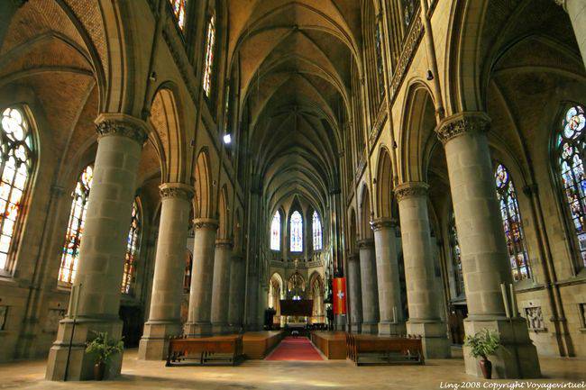 Neuer Dom, grand angle sur le nef principale, Linz - Autriche