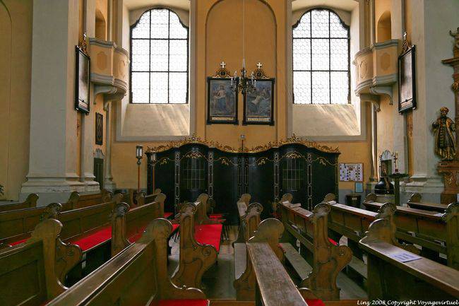 Postlingberg, le confessionnal et les bancs, Linz - Autriche