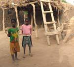 Enfants tristes du village des Potières, Mali.