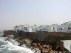 Murailles entre le mausolée Mansour et le Palais Raisuli, Asilah, Maroc.