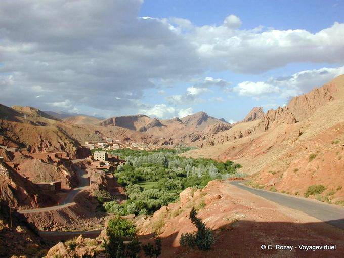 Gorges du Dadès, route des mille kasbas vers Aït Ibriren - Maroc