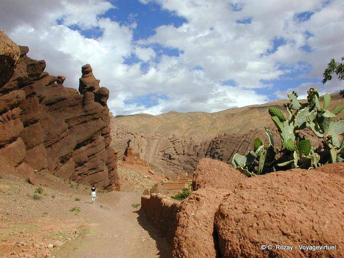 Balade rouge dans le cerveau de l'Atlas, Dadès - Maroc