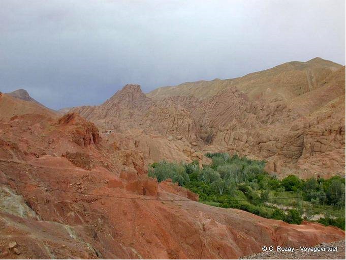 Roche tourmentée des Gorges du Dadès - Maroc