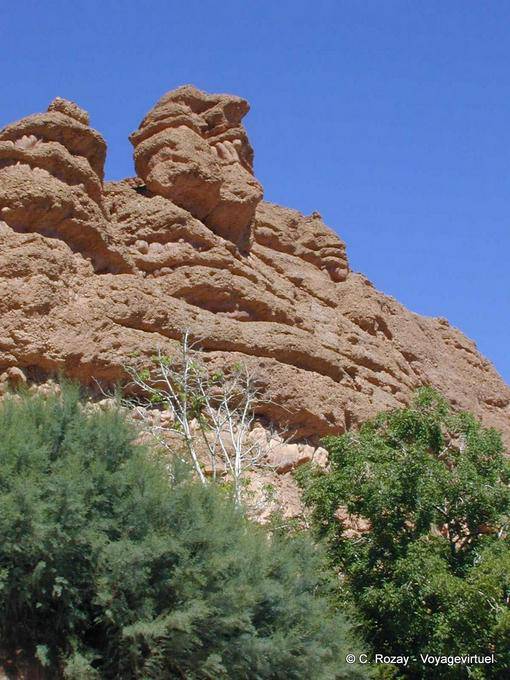 Agoulzi, le rocher du bonhomme aux dents, Vallée des Roses - Maroc