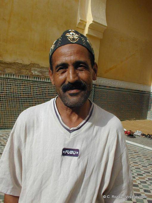Le gardien secondant l'Imam, Meknès - Maroc