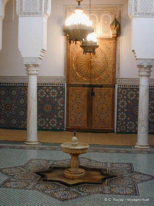Mausolée de Moulay Ismaïl, fontaine intérieure, Meknès - Maroc