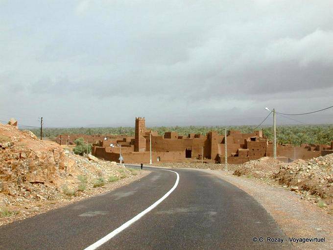 Orage après la sécheresse dans la vallée du Drââ - Maroc