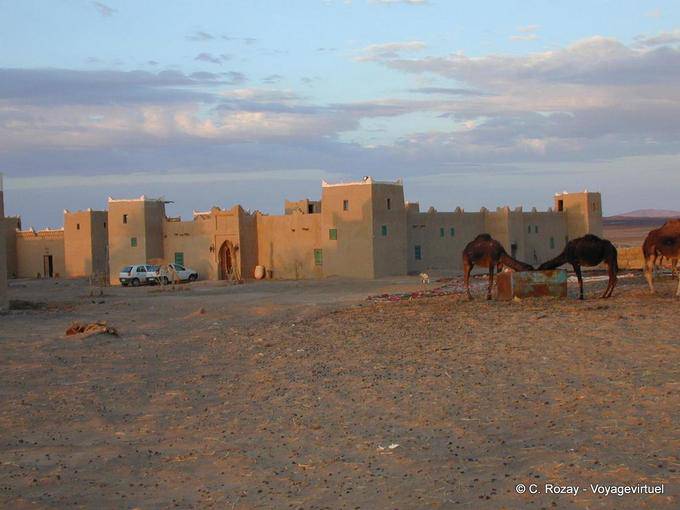Kasbah Tombouctou, la partie logement au petit matin, Merzouga - Maroc