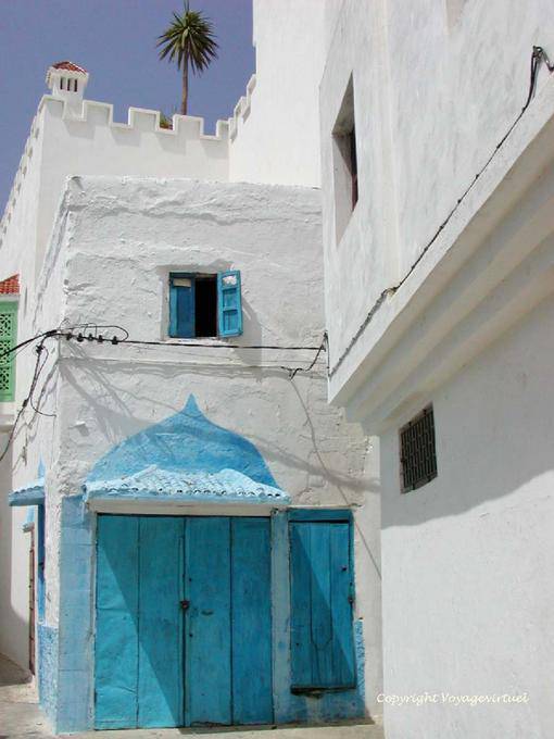 Bleu typique vers la rue Sidi M'Barek, Asilah - Maroc